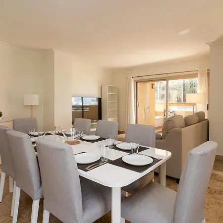 Apartment Jazmines - Spacious Four Bedroom In San *