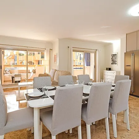 Apartment Jazmines - Spacious Four Bedroom In San *