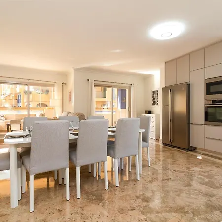 Jazmines - Spacious Four Bedroom In San